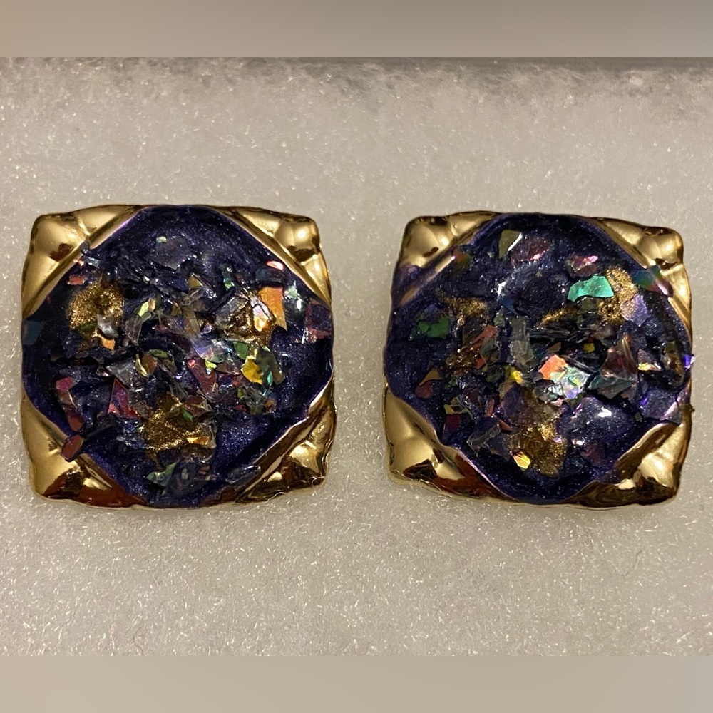 Vintage Textured Resin & Gold-Tone Square Stud Earrings | Abstract Statement - Picture 2 of 3